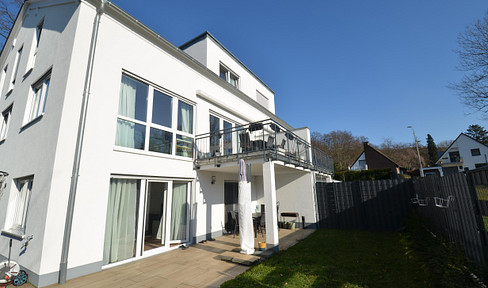 Semi-detached house with granny apartment in a quiet location