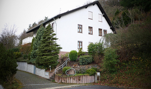Provisionfrei - Großzügiges Einfamilienhaus mit Fernblick und Einliegerwohnung