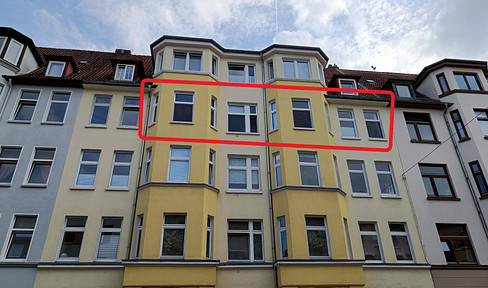 Malern, einziehen, wohlfühlen: Ideal geschnittene + modernisierte 4-Zimmer Altbauwohnung in top Lage