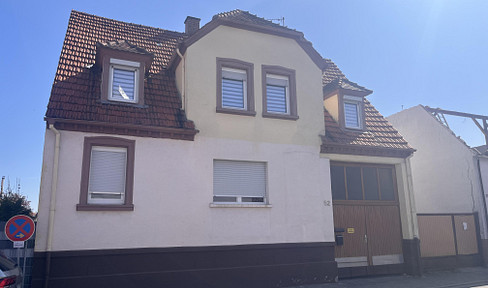 Charming detached house with large plot - extension or demolition & new build possible