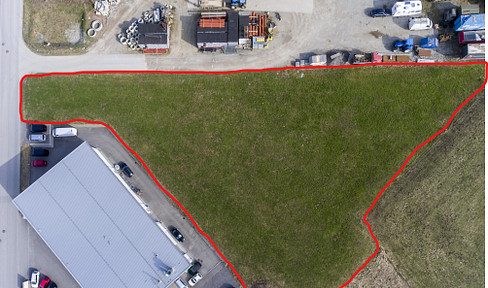 Commercial property on the B 156 **without estate agent**commission-free**