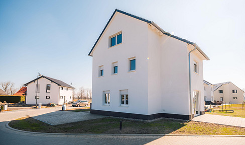 Super Infrastruktur und ruhiges Wohnen - Bezugsfertiges Neubau Reihenendhaus mit Wärmepumpe