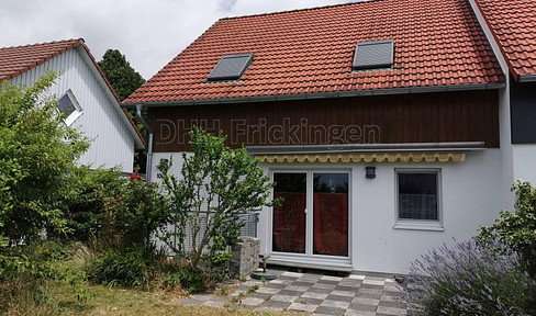 Familienfreundliche Doppelhaushälfte mit 2 Terrassen und Carport