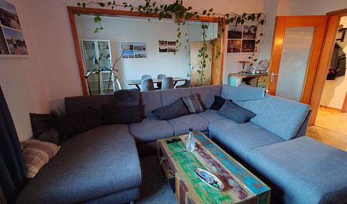 Geräumige 4-Zimmer-Wohnung mit Balkon und Blick ins Grüne
