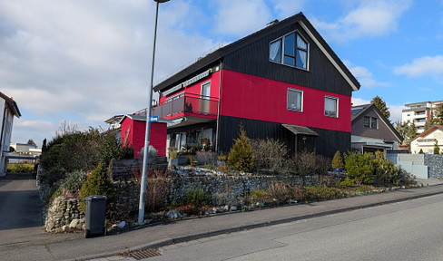 Quiet, sunny 3-room terrace apartment with a view