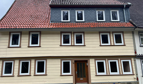 Lichtdurchflutete 4 Zimmer Wohnung mit Werkstattbereich in Bad Grund