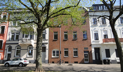 PROVISIONSFREI ! 6,3% TOP-Kapitalanlage | Vollvermietetes gepflegtes 7-Familienhaus | Zentralheizung