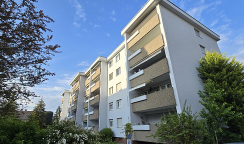 Von Privat - Wohnung 3 - Zimmer – Küche - Bad mit Balkon in einem gepflegten Mehrfamilienhaus