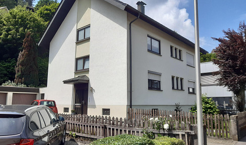 Apartment building (3 apartments), double garage, 1,562 sqm plot
