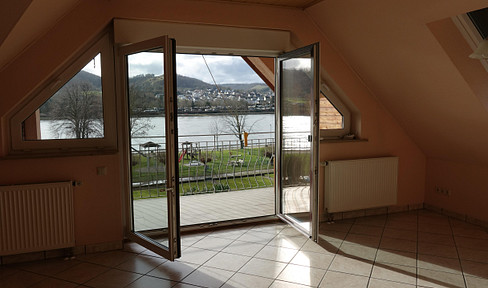 Living under the Marksburg, with a wonderful view of the Rhine.