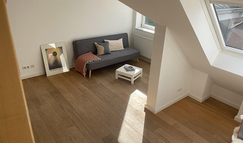 Free of commission: Light-flooded maisonette apartment
