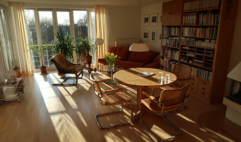 -Reserviert- Sonnige  2 Zi. Whg. plus Gästezimmer mit Extra-Bad im Dachgeschoss