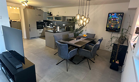 wunderschöne und neuwertige Souterrain Wohnung