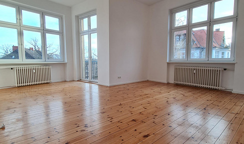Bright 2.5-room apartment in a very good Steglitz location