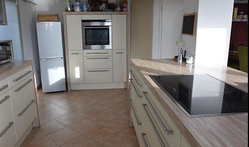 Exclusive maisonette-DG-5 ZKB apartment in a quiet city center location