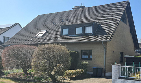 Semi-detached house in Wiescheid ideal for young family with small children - no estate agents etc.!