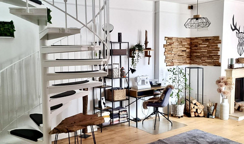 Helle Maisonette-Wohnung mit Garten und Dachterrasse in Oranienburg