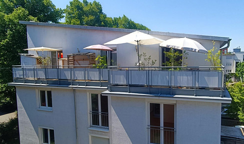 Neuwertige Citynahe Grüne Oase 4 1/2 Zimmer