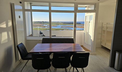 Von Privat: Frisch sanierte Wohnung in 9. Etage mit atemberaubendem Weitblick über die Ostsee