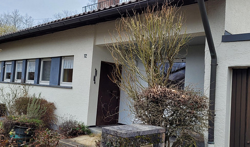 Einfamilienhaus mit großem Grundstück