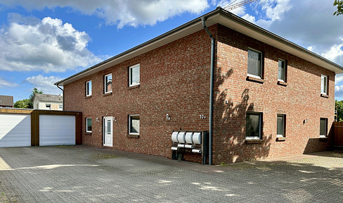 High-quality top floor apartment (right) with balcony in Kaltenkirchen - energy-efficient & close to the center