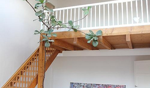 sonnige 3-Zi.-Maisonette-Whg mit Balkon und bester Anbindung