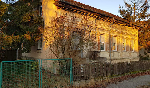 Spacious plot of land near Berlin with development potential – divisible and ideal for developers and investors.