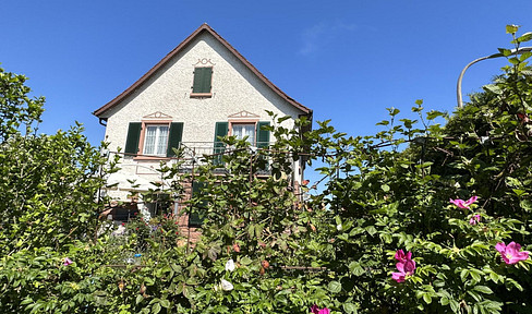 Green oasis in the city - semi-detached house in Weil am Rhein