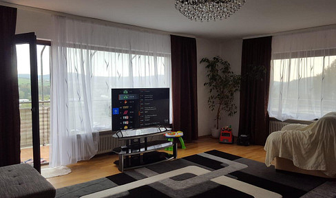 EG Wohnung mit großem Sonnenbalkon und Stellplatz