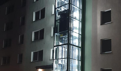 FIRST OCCUPANCY after renovation -- senior-friendly apartment with LIFT access barrier-free south-facing balcony/loggia