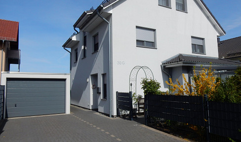 Intergenerational house with conservatory and garage on the Strelasund without commission