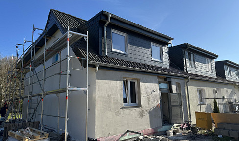Erstbezug im Neubau. Haus zur miete. Energieeffizient. am Waldrand mit großem 1.500 m² Garten