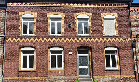 Leerstehendes Mehrfamilienhaus –  Ideal für Visionäre & Investoren!