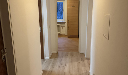 Stilvolle 3 Zimmerwohnung mit Balkon in München Moosach