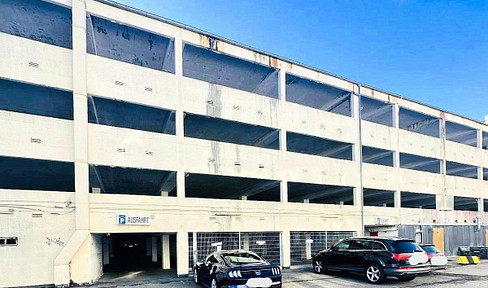 Central parking space in Kiel, secure and available at any time. €89.25 per month, including VAT.