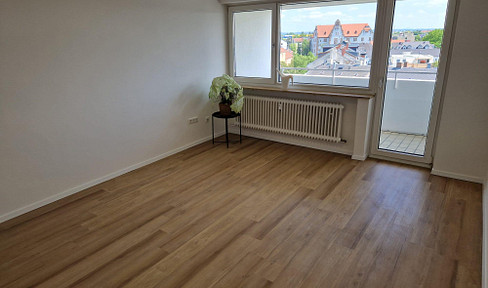 NO COMMISSION | Newly renovated 2-room apartment | AVAILABLE.