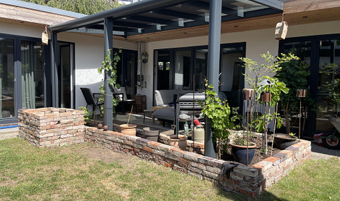 Umfangreich modernisierter Atrium Bungalow in Hannover-Bemerode in ruhiger Lage