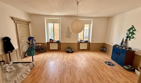 Charming old building apartment in the city center - 3 rooms + large eat-in kitchen - for city lovers