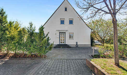 Großzügiges Einfamilienhaus mit Garten, Terrasse und Ausbaureserve