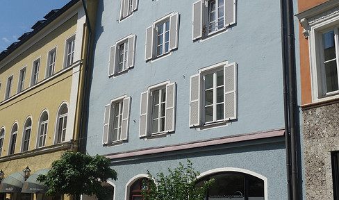 Old town flair meets mountain views - commission-free 2-room apartment in the heart of Bad Reichenhall