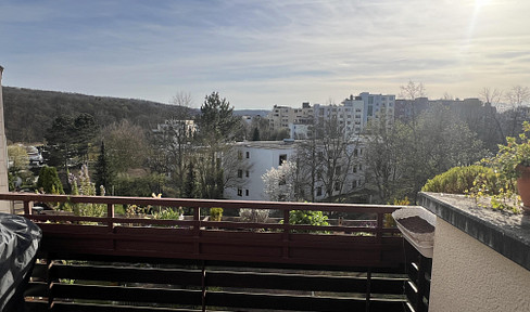 Großzügige 4 1/2 Zimmer Etagenwohnung mit großem Süd-Balkon, TG