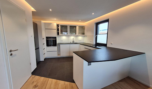 Penthouse grosszügige 3.5 Zi-Whg mit EBK, Whirlpool, Kimaanlage, Tram, Neubau in Weil am Rhein