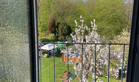 3 Zimmer DG-ETW mit Garage und Gartenmitbenutzung in 3 Familienhaus