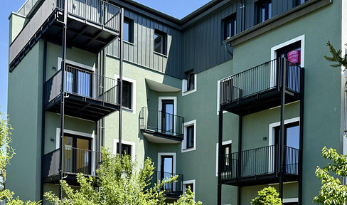 PROVISIONSFREI: Kernsanierter Altbau der keine Wünsche offen lässt KfW 70EE DG li Bezug ab 07/25
