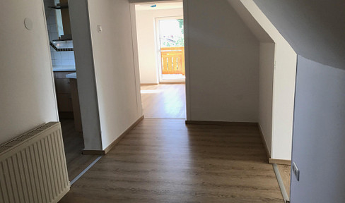 Mansardenwohnung Stadtrand zu Linz - St. Martin/ Traun, ruhig, Garten, Balkon überdacht,