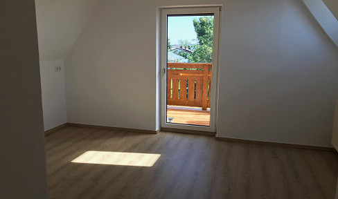 3 1/2 Zimmer Mansardenwohnung Stadtrand zu Linz - St. Martin/ Traun, Garten, Balkon überdacht,