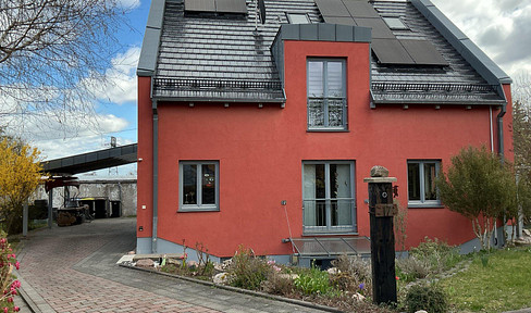 Spacious detached house in a prime location - commission-free and available immediately