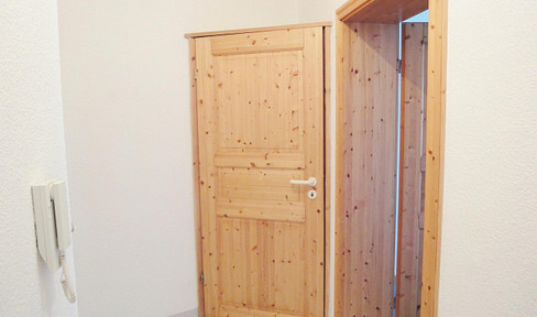 zentral und ruhig: 2 Raumwhng mit Gartennutzung