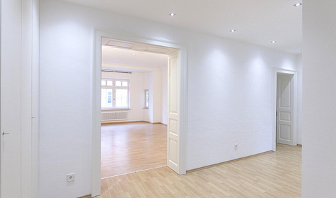 Bestes Schwabing: Top sanierter Stil-Altbau 4,5-Zi Büro/Praxis – lichtdurchflutet – repräsentativ