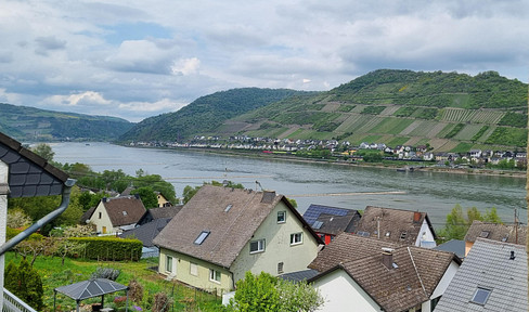 Hochwertiges Haus mit exzellentem Rheinblick